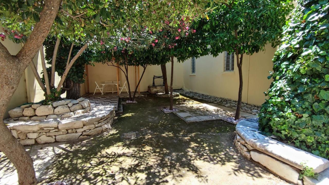 A Painter'S House In Plaka Apartamento Atenas Exterior foto